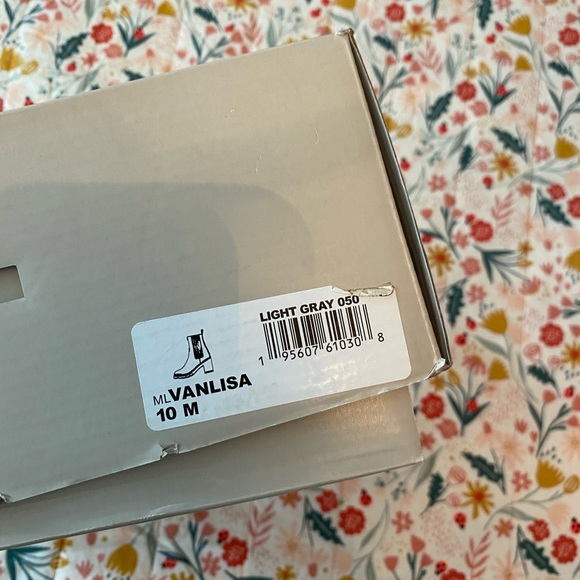 πNEWπ Marc Fisher LTD Vanlisa Chelsea Boot - Picture 10 of 11